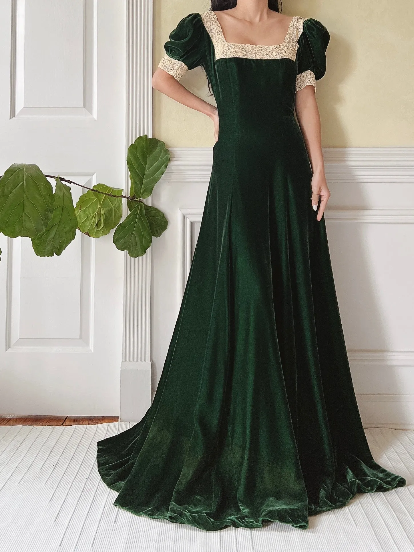 1930s Emerald Silk Velvet Gown - S