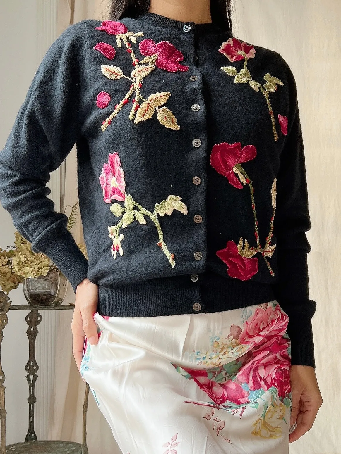1950s Embroidered Rose Cardigan - XS/S