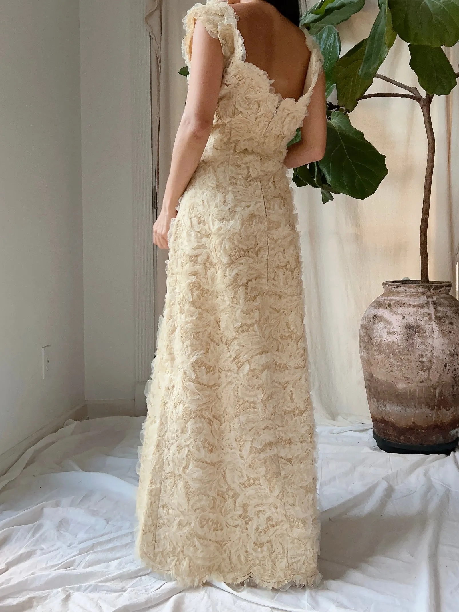1960s Ecru Silk Ribbon Embroidered Set - M