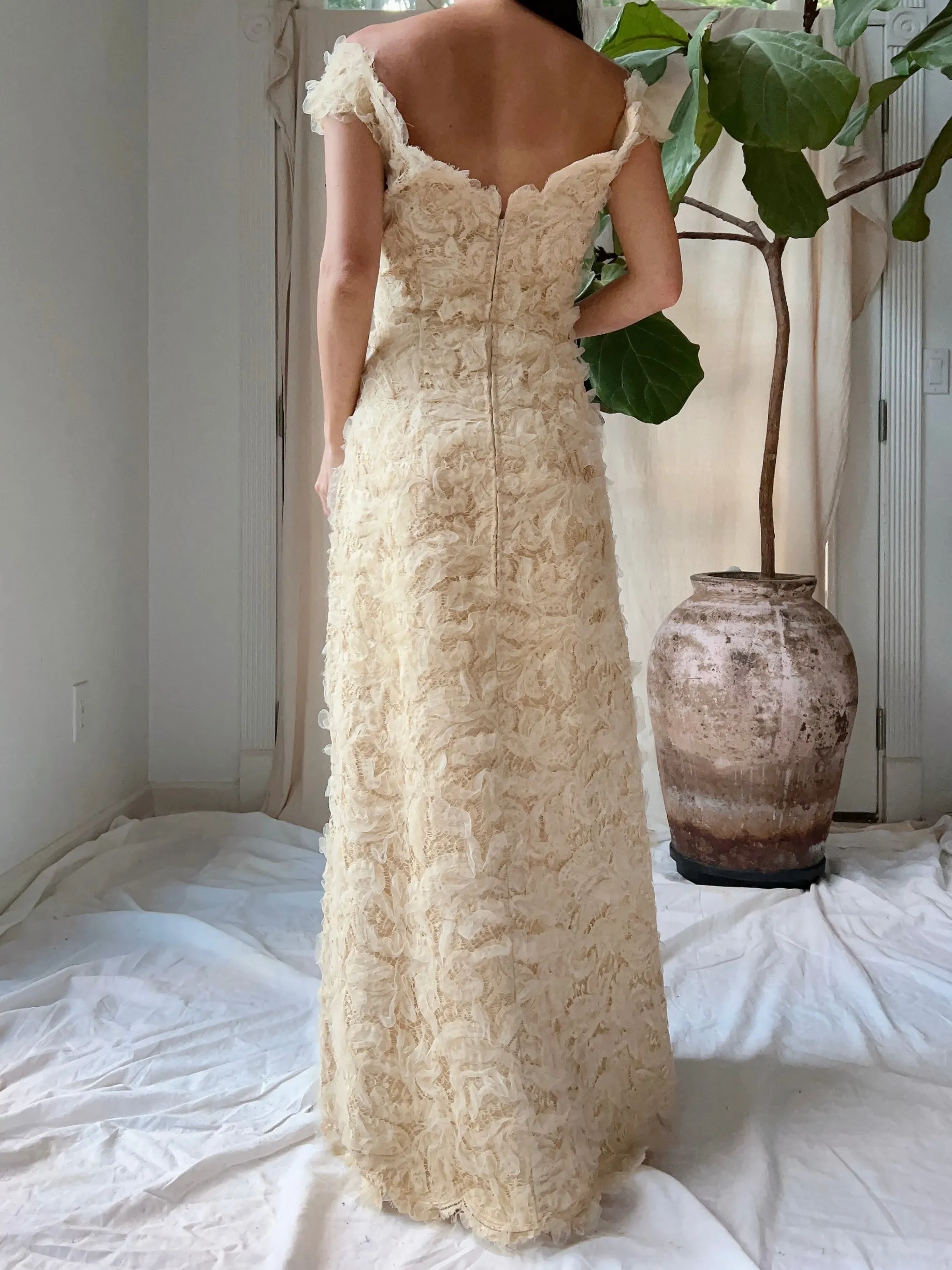 1960s Ecru Silk Ribbon Embroidered Set - M
