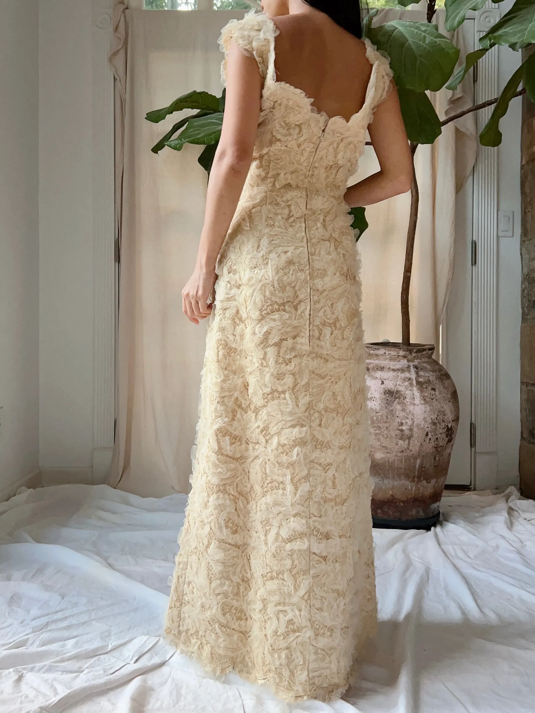 1960s Ecru Silk Ribbon Embroidered Set - M