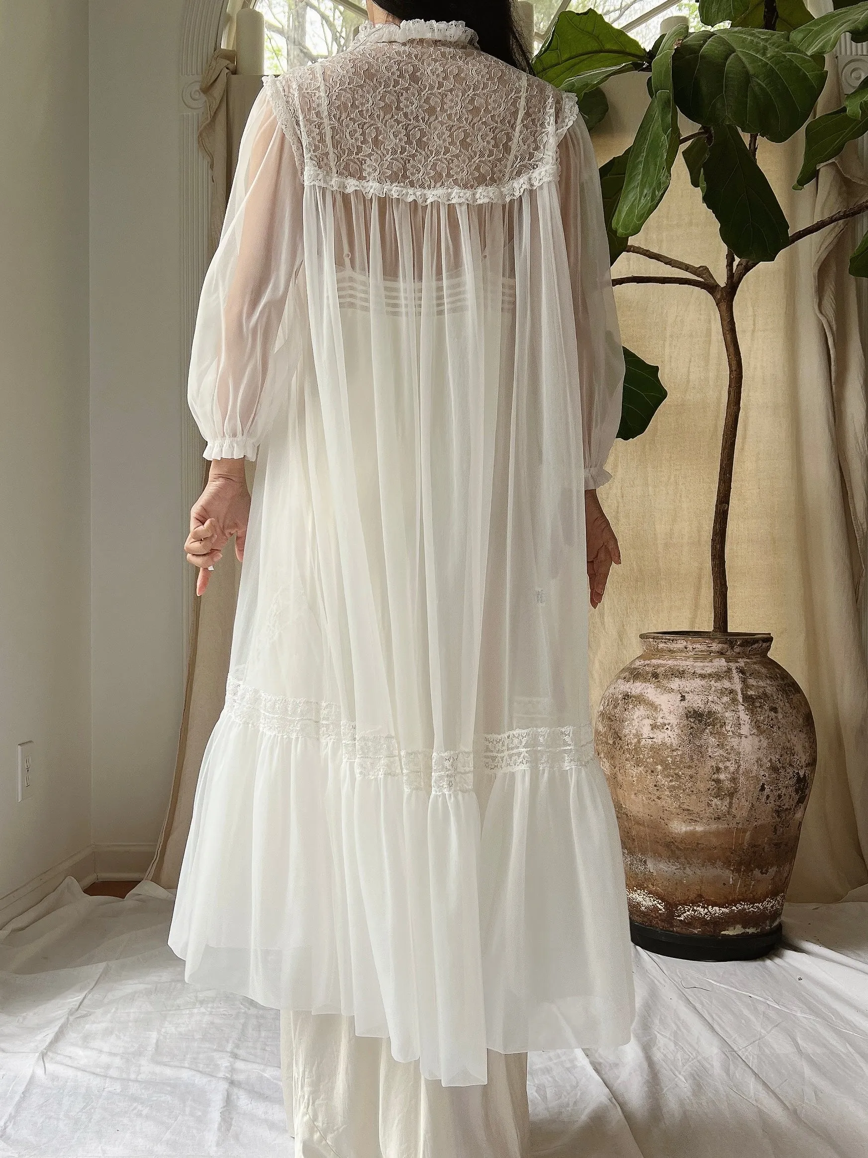 1960s Ivory Nylon Dressing Gown - OSFM
