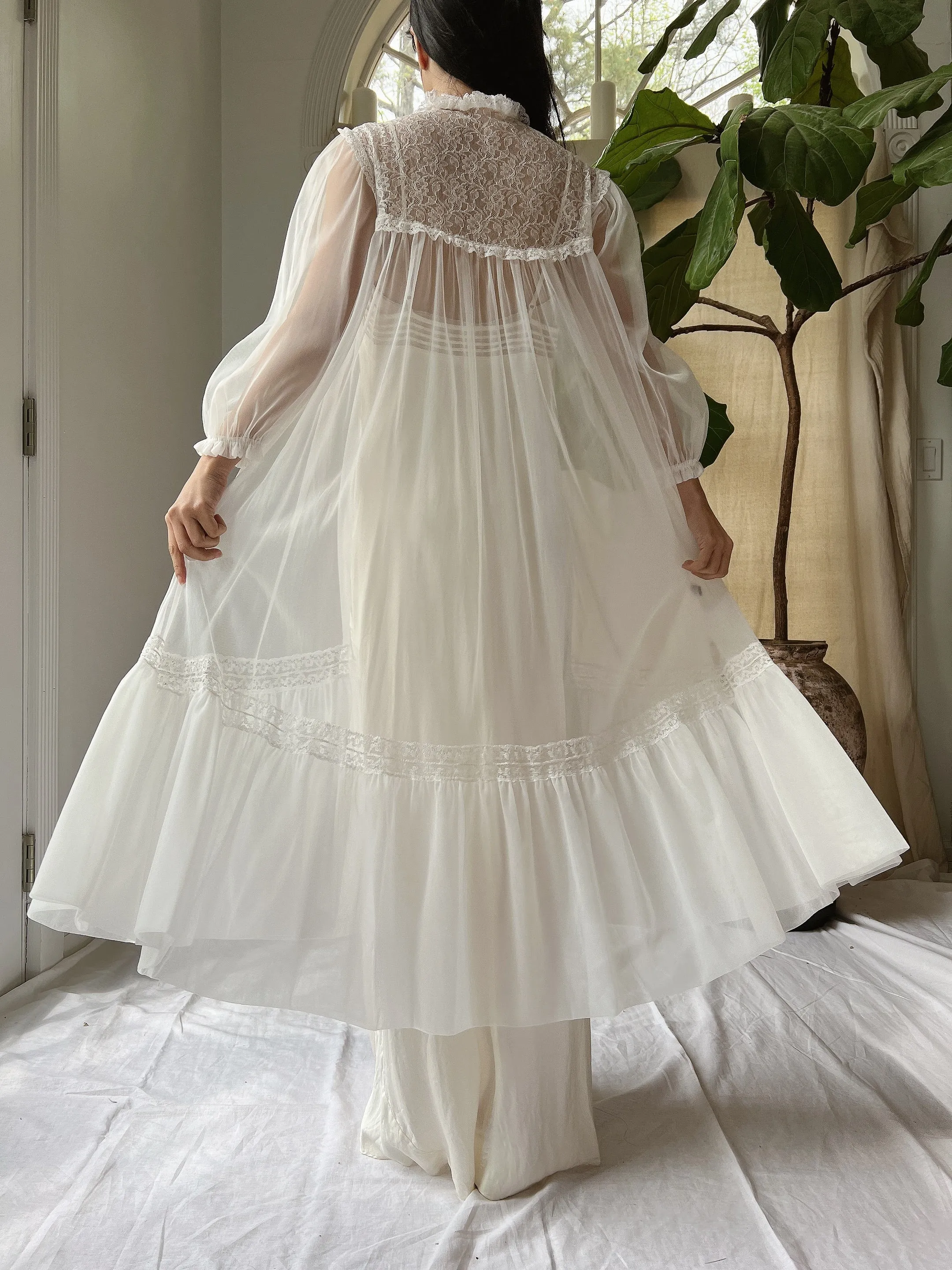 1960s Ivory Nylon Dressing Gown - OSFM