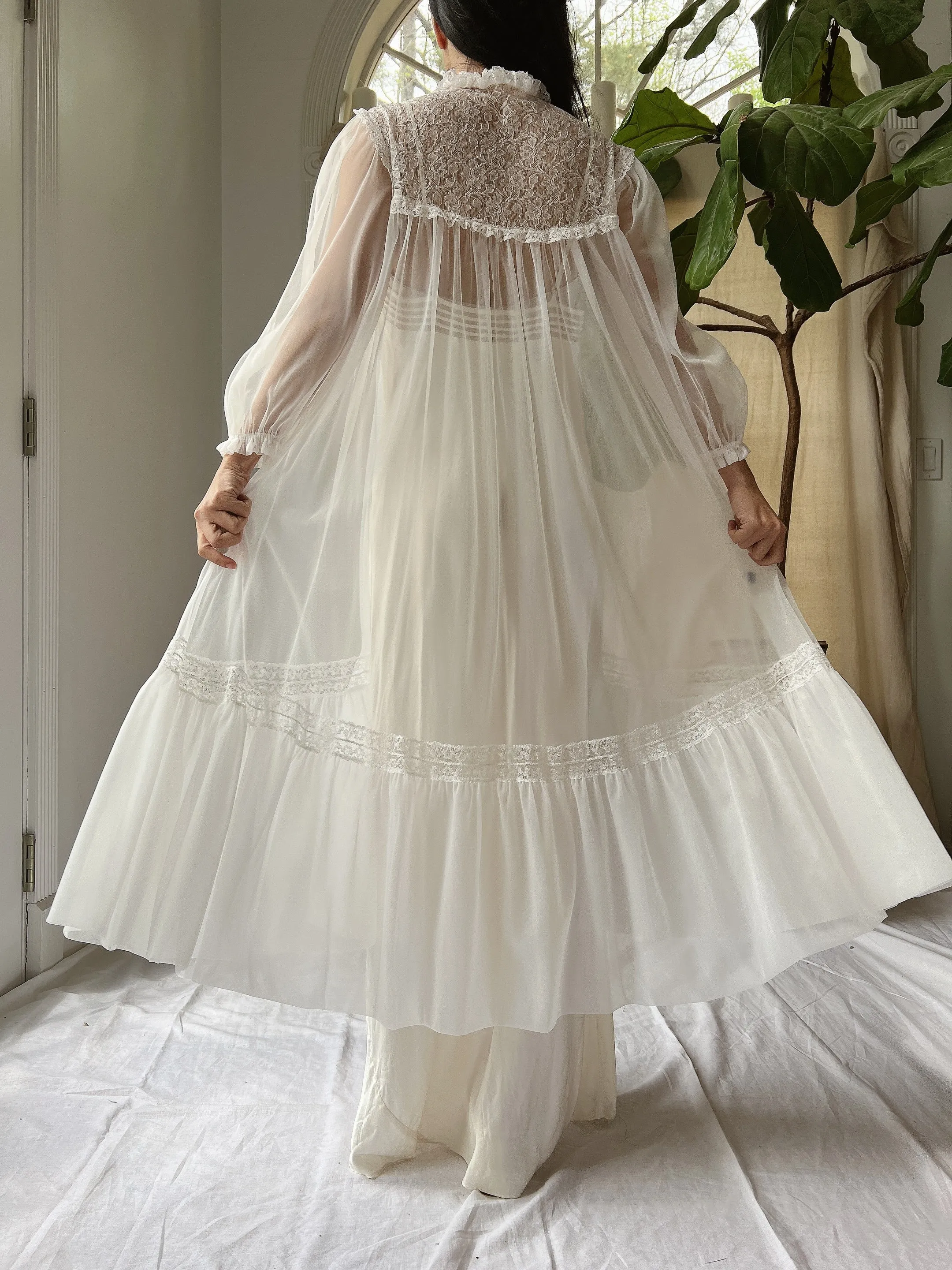 1960s Ivory Nylon Dressing Gown - OSFM