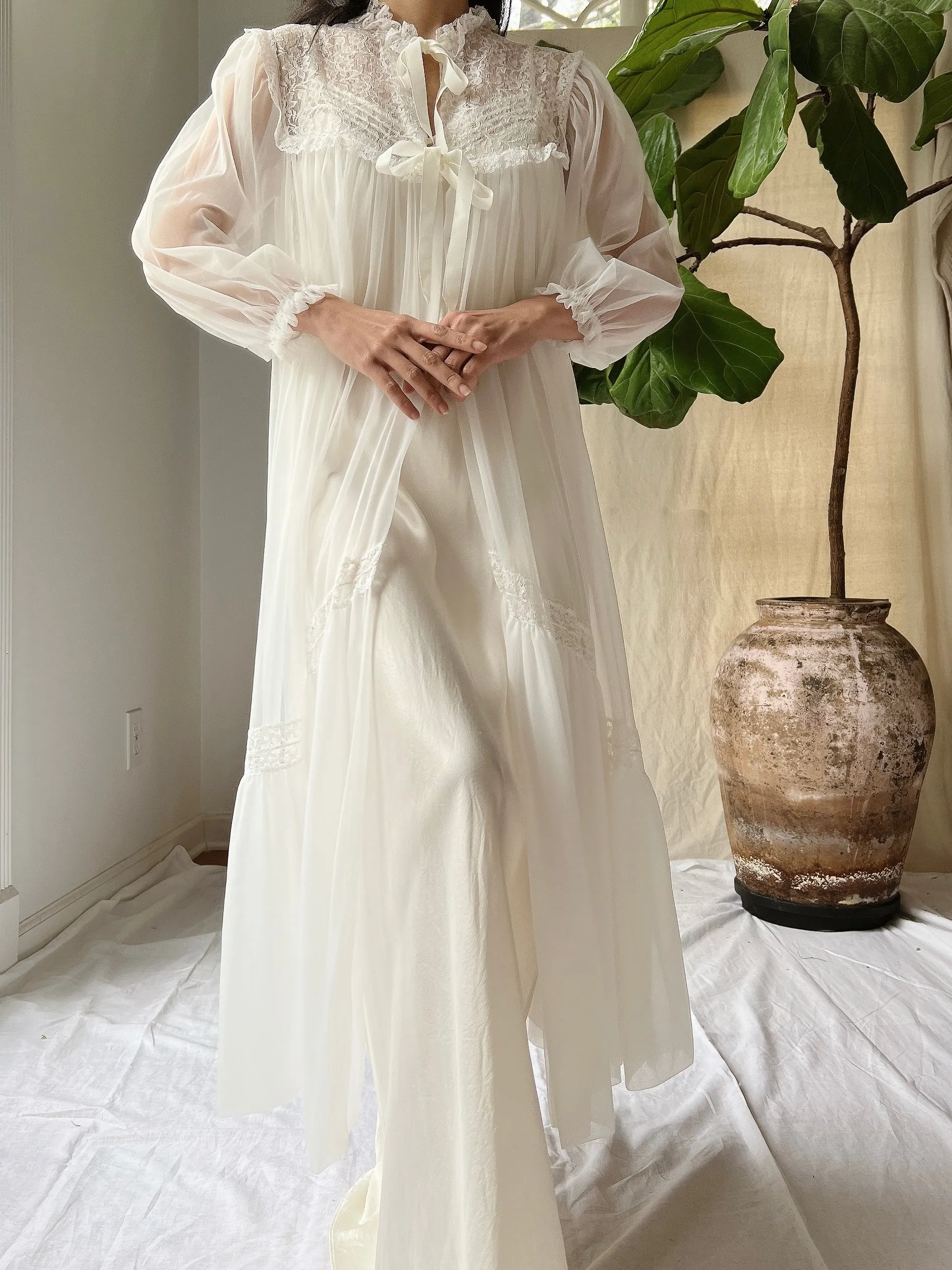 1960s Ivory Nylon Dressing Gown - OSFM