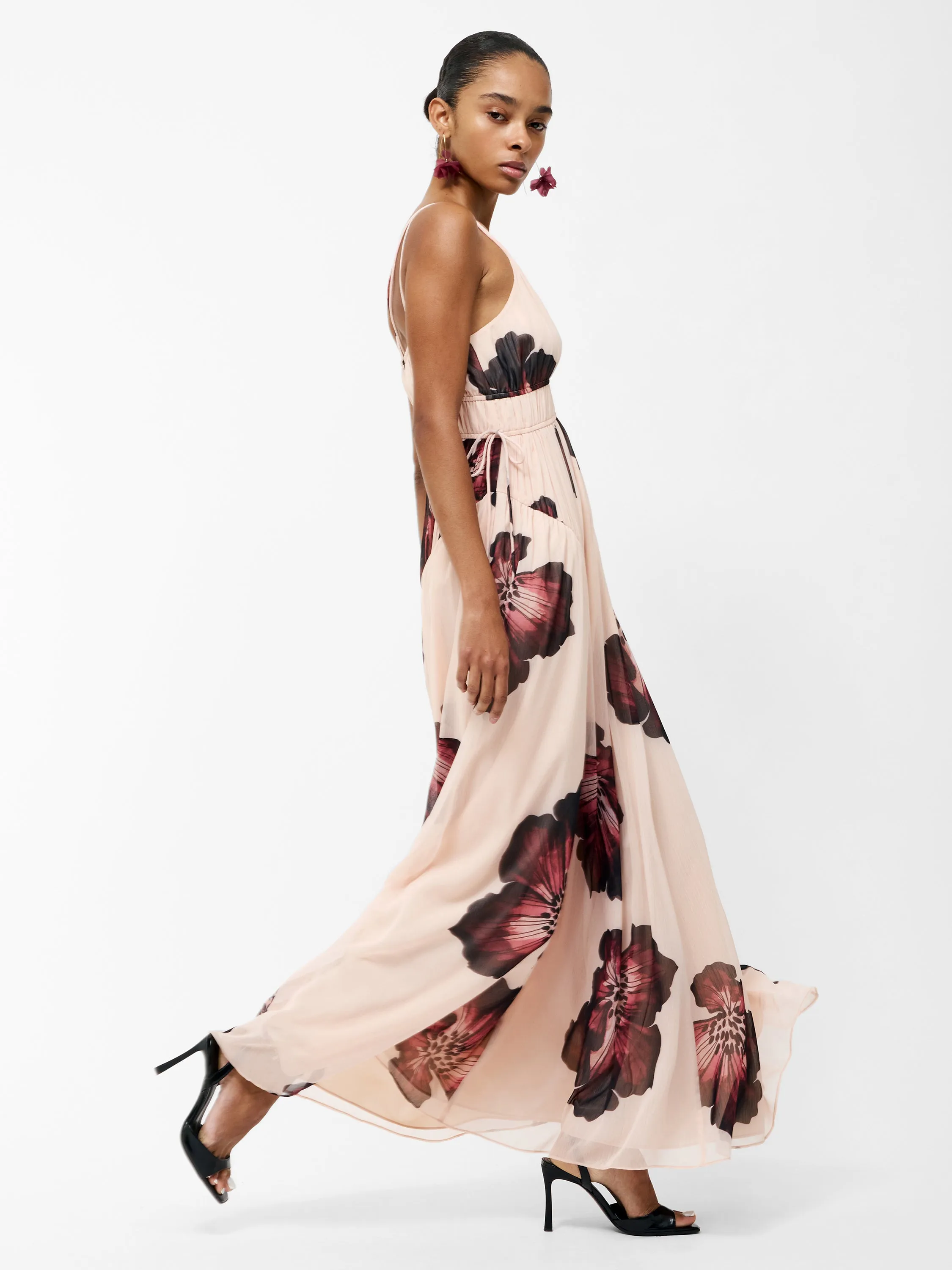 Elyse Hallie Crinkle V Neck Maxi Dress