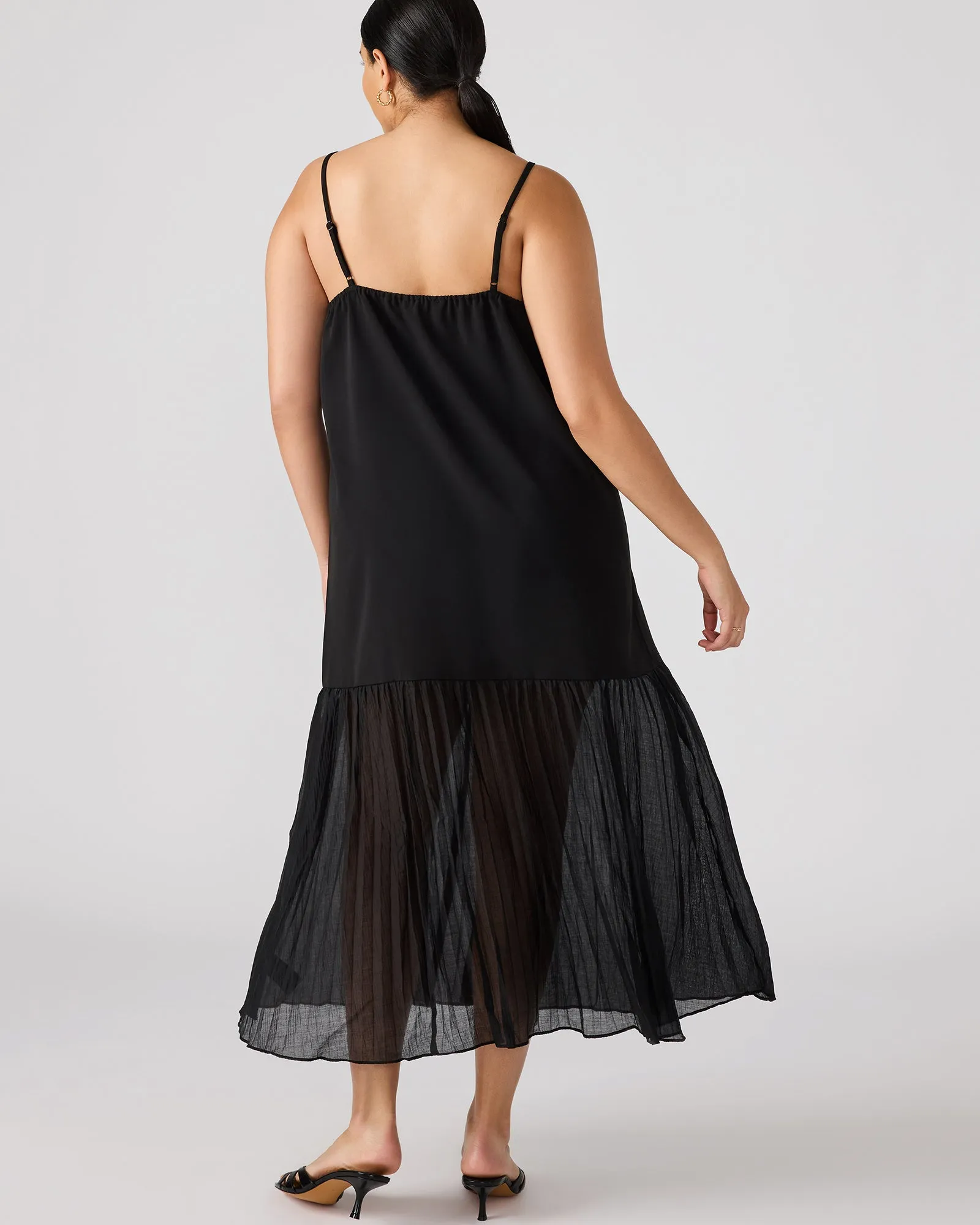 EMEBR DRESS BLACK