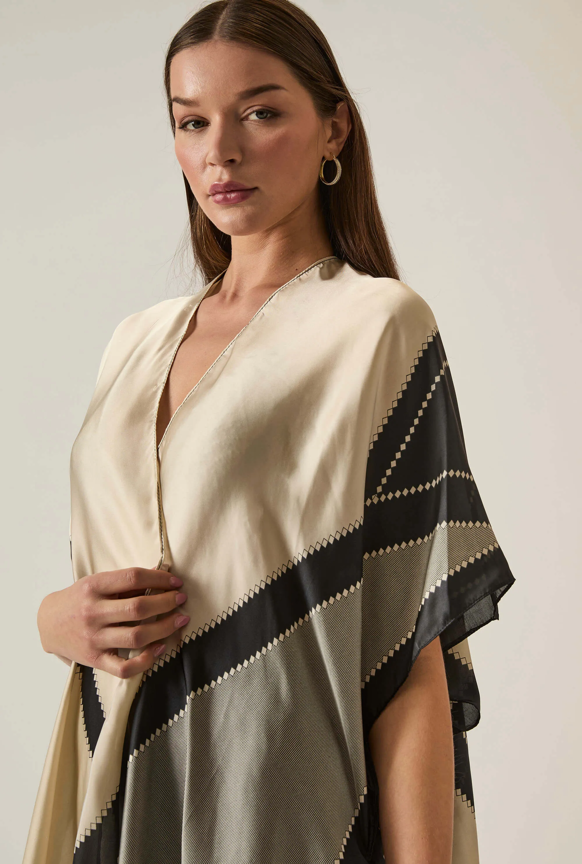 Geometric Beige-Black Kaftan