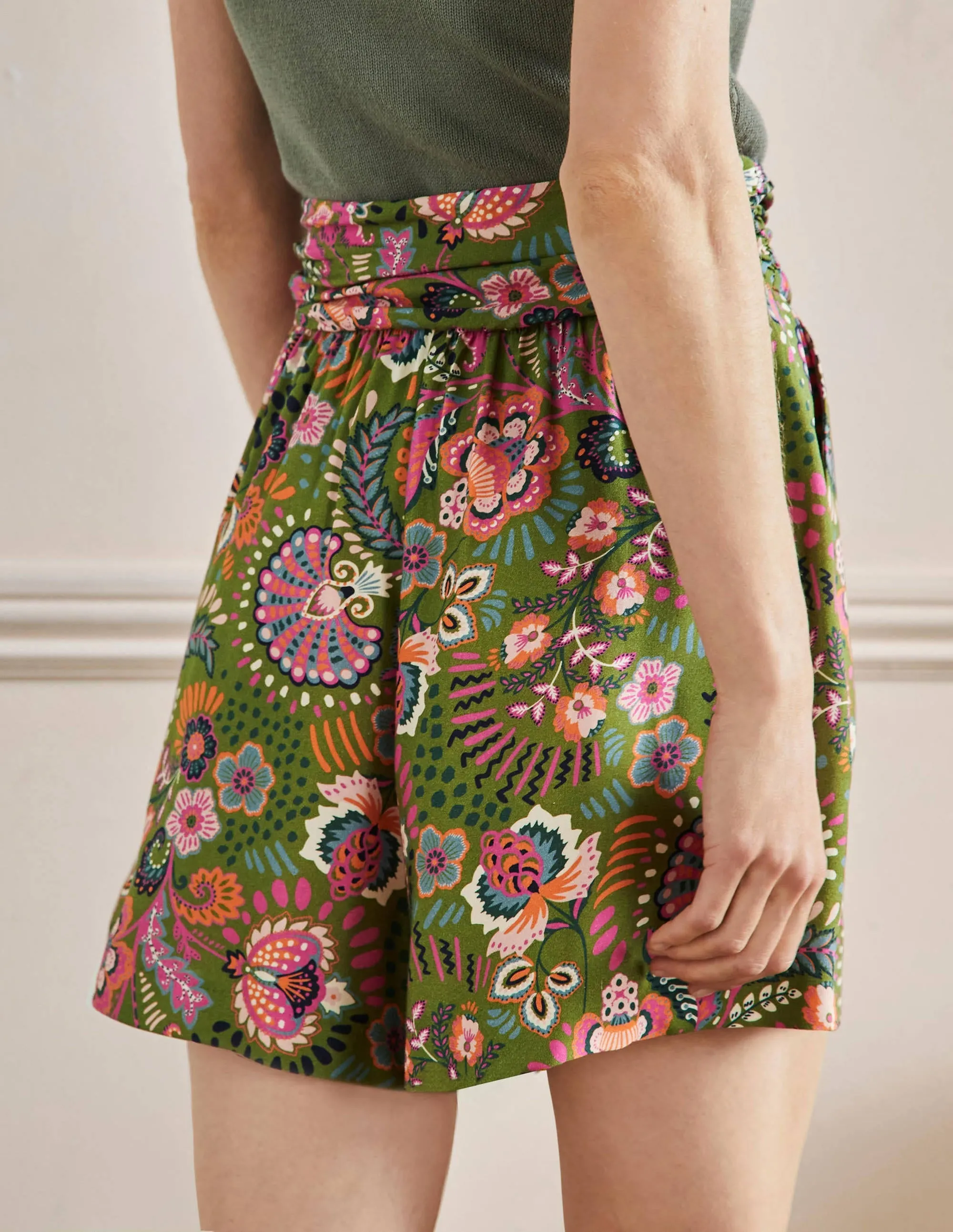 Ruched Waistband Shorts-Pea. Decorative Meadow