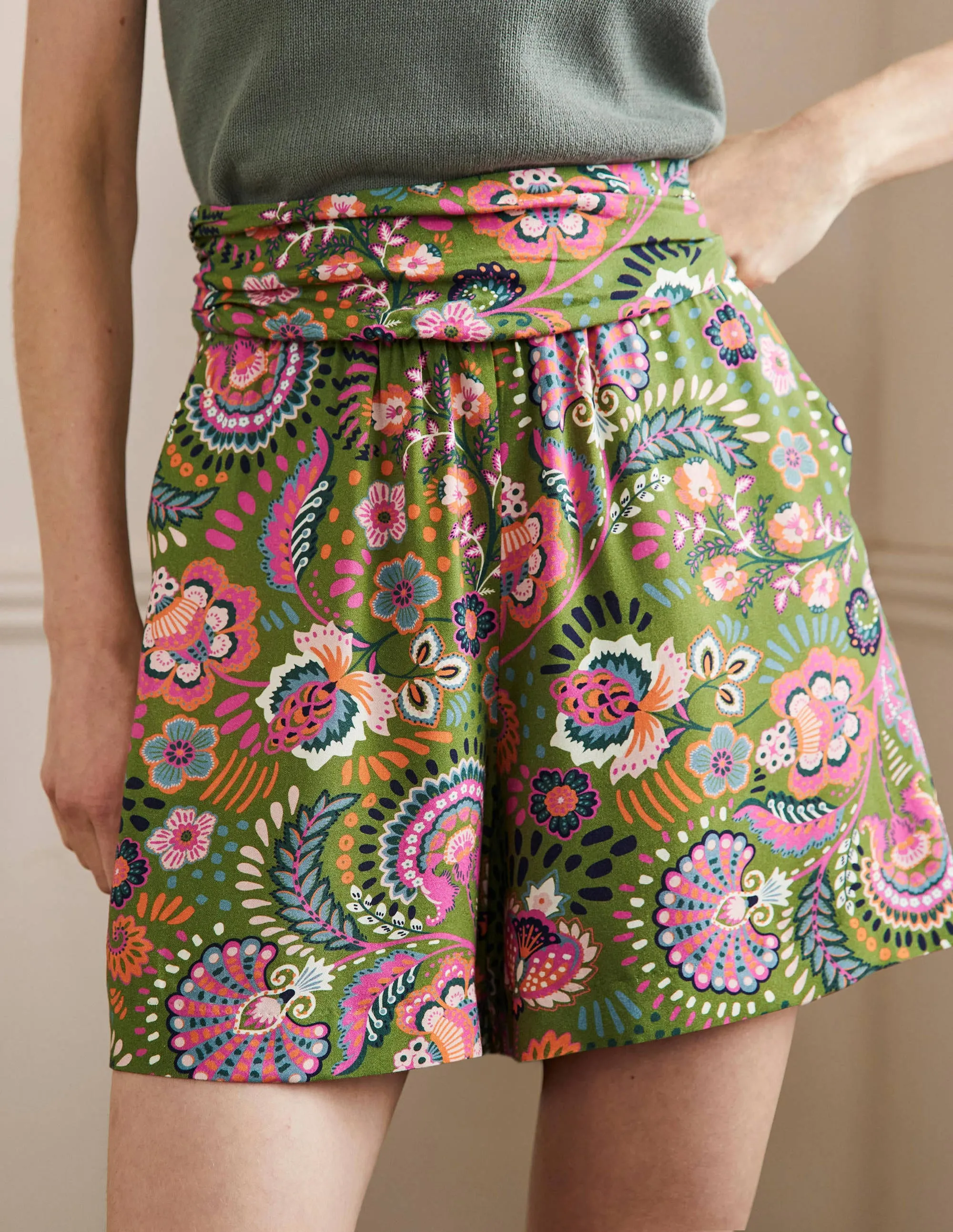 Ruched Waistband Shorts-Pea. Decorative Meadow