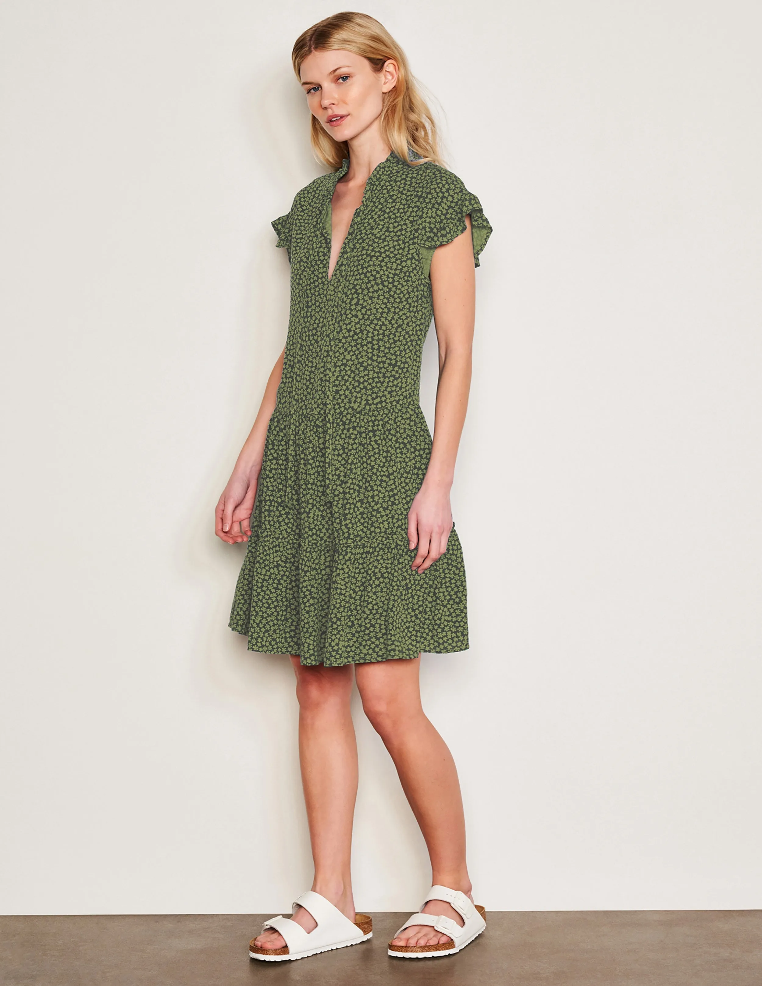 Sundry Clover Short Femme Dress in Olive