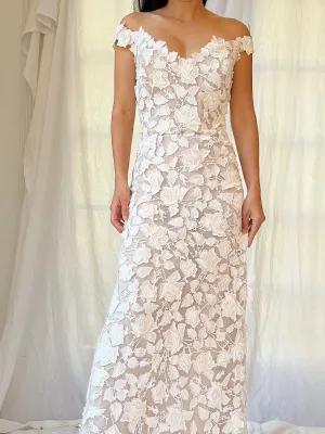 Vintage 3D Rose Applique Column Gown - S/6