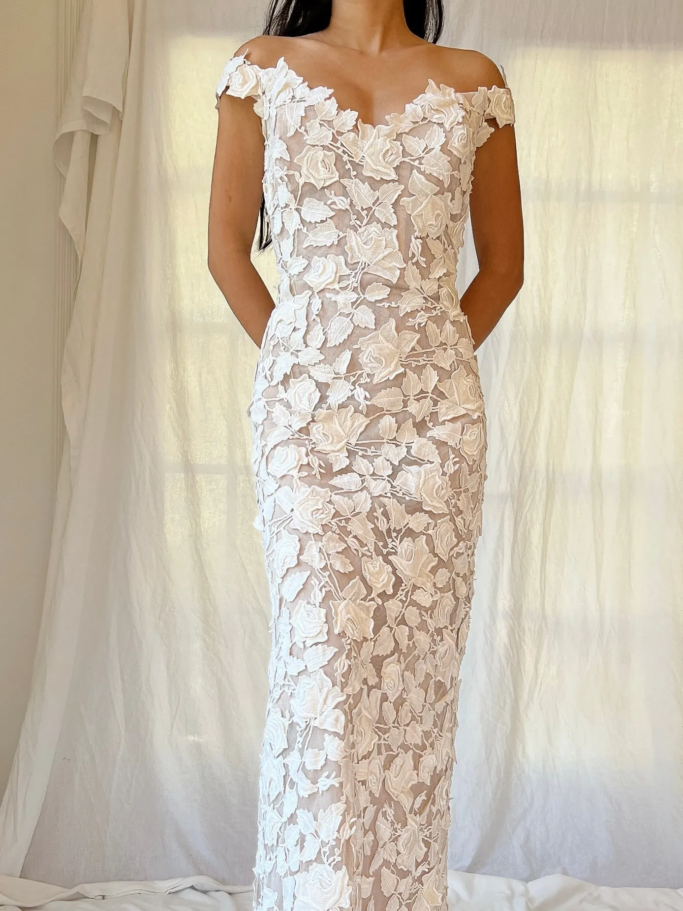 Vintage 3D Rose Applique Column Gown - S/6