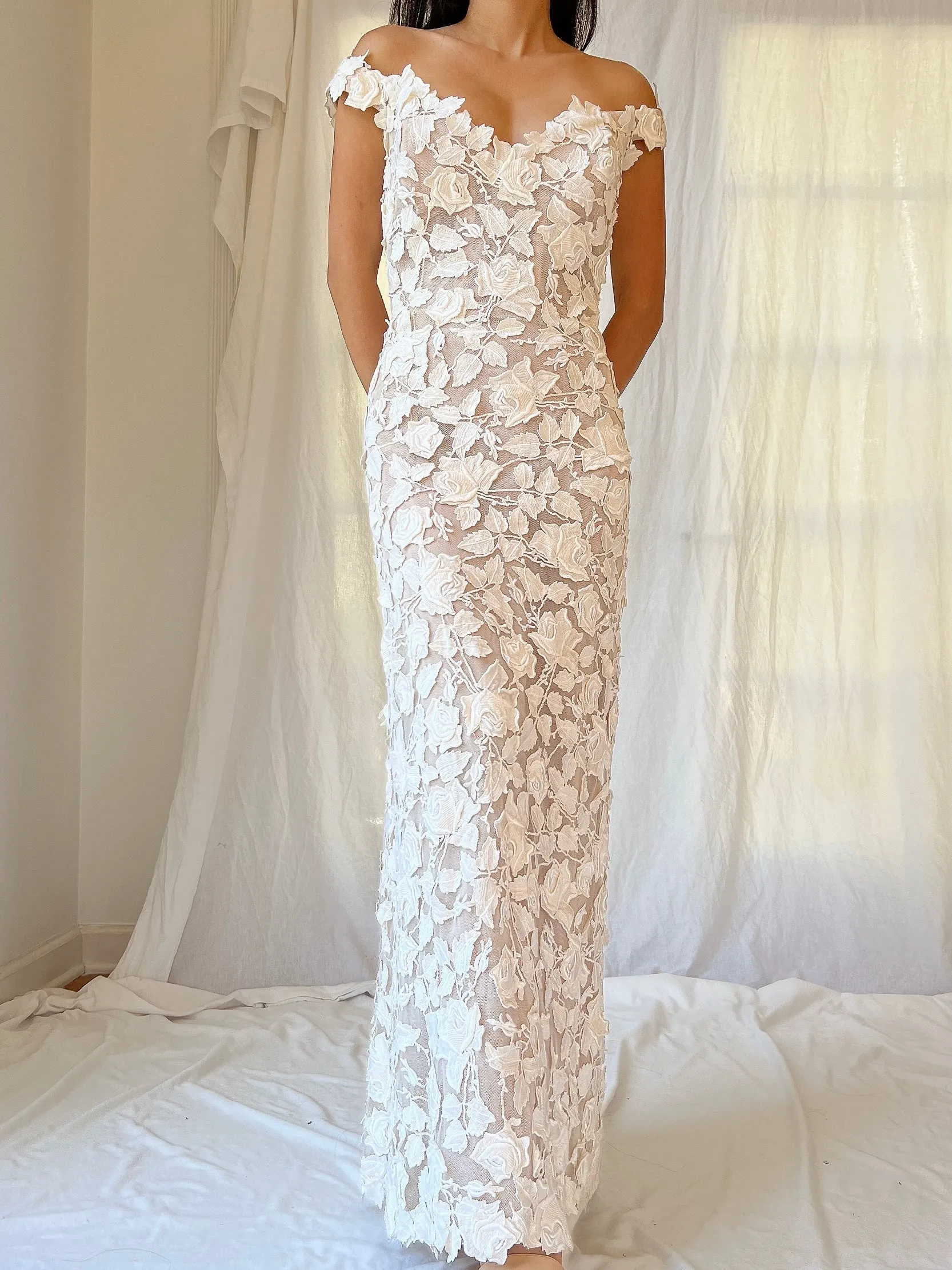 Vintage 3D Rose Applique Column Gown - S/6