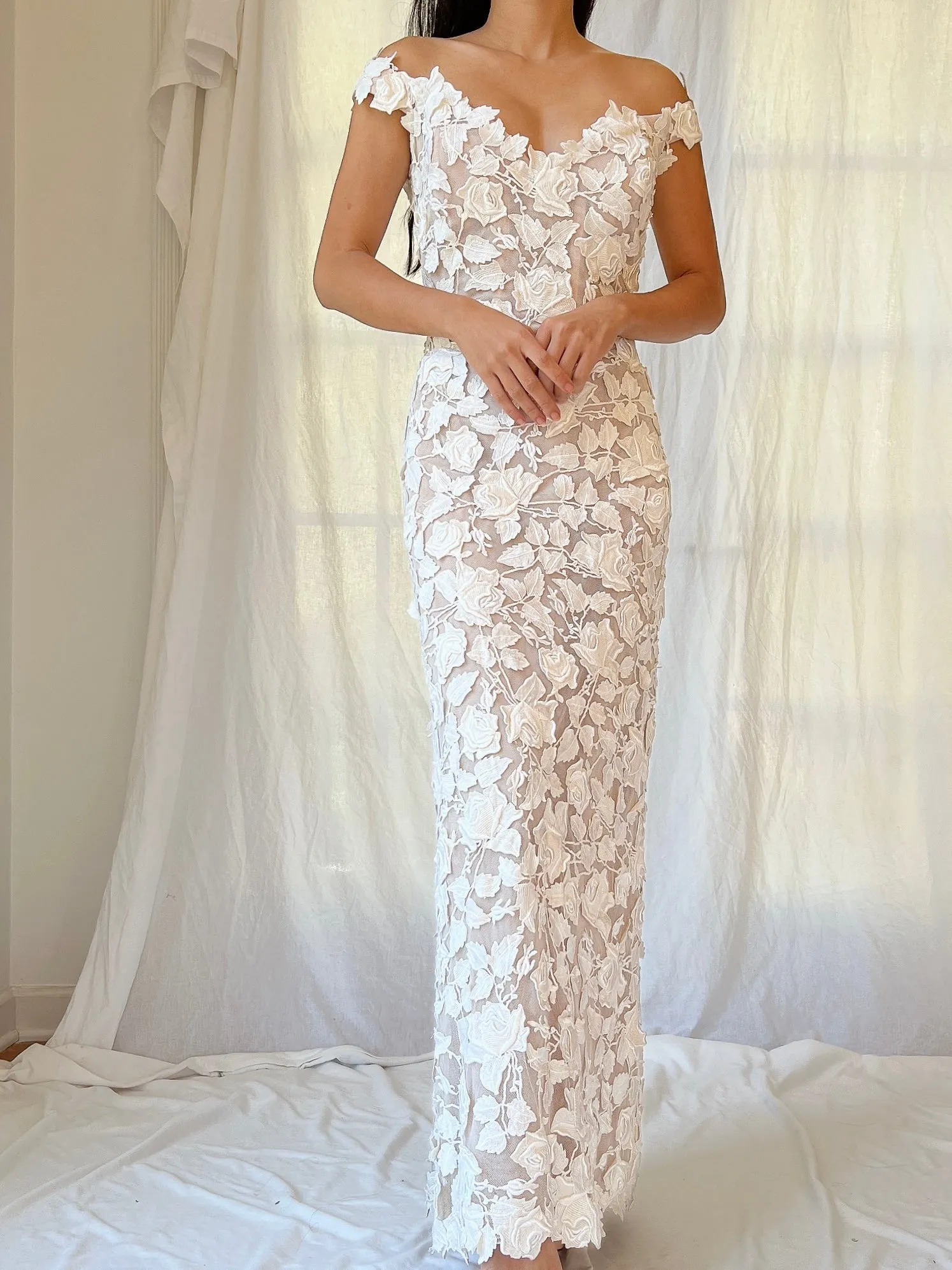 Vintage 3D Rose Applique Column Gown - S/6