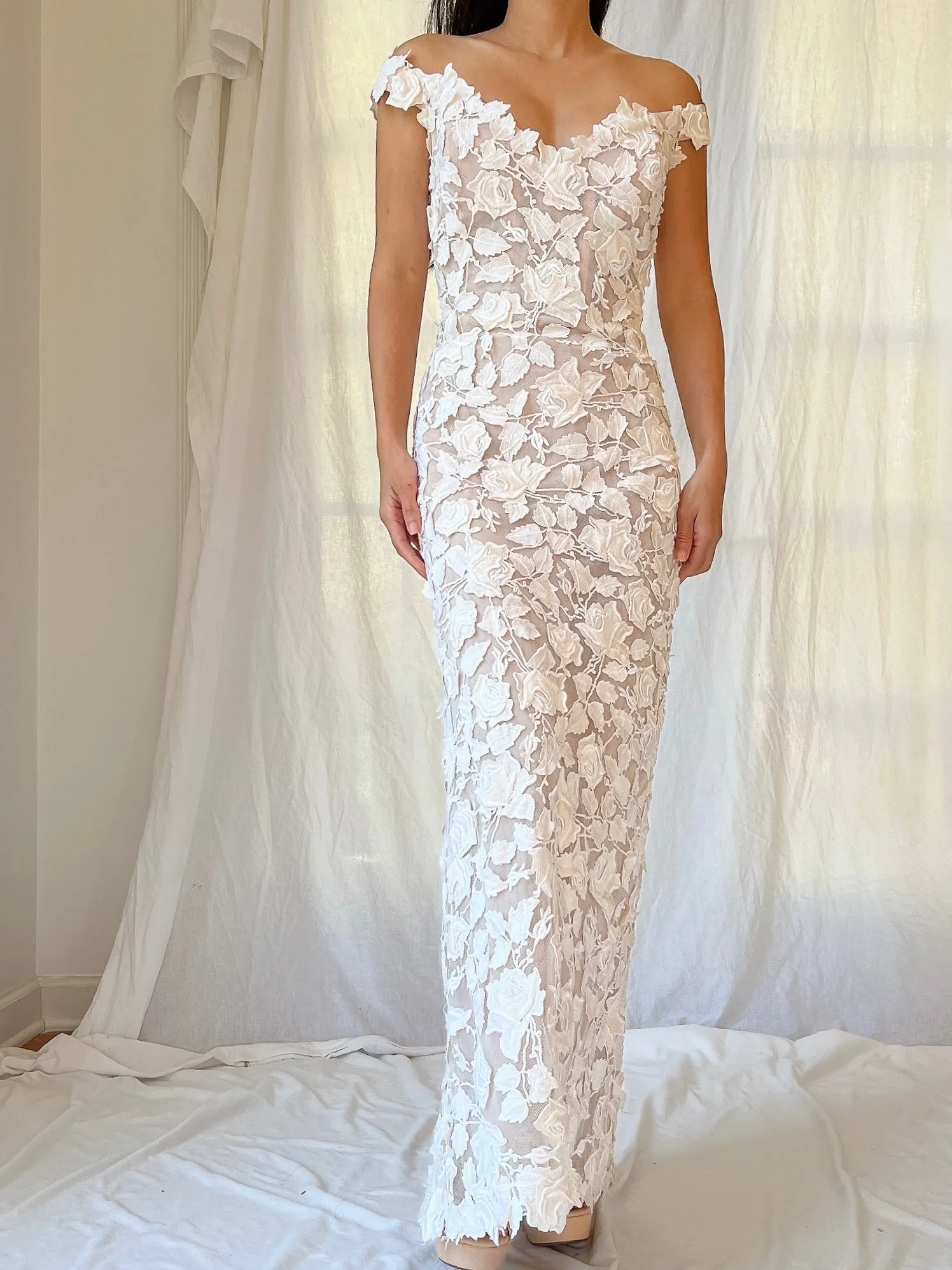 Vintage 3D Rose Applique Column Gown - S/6