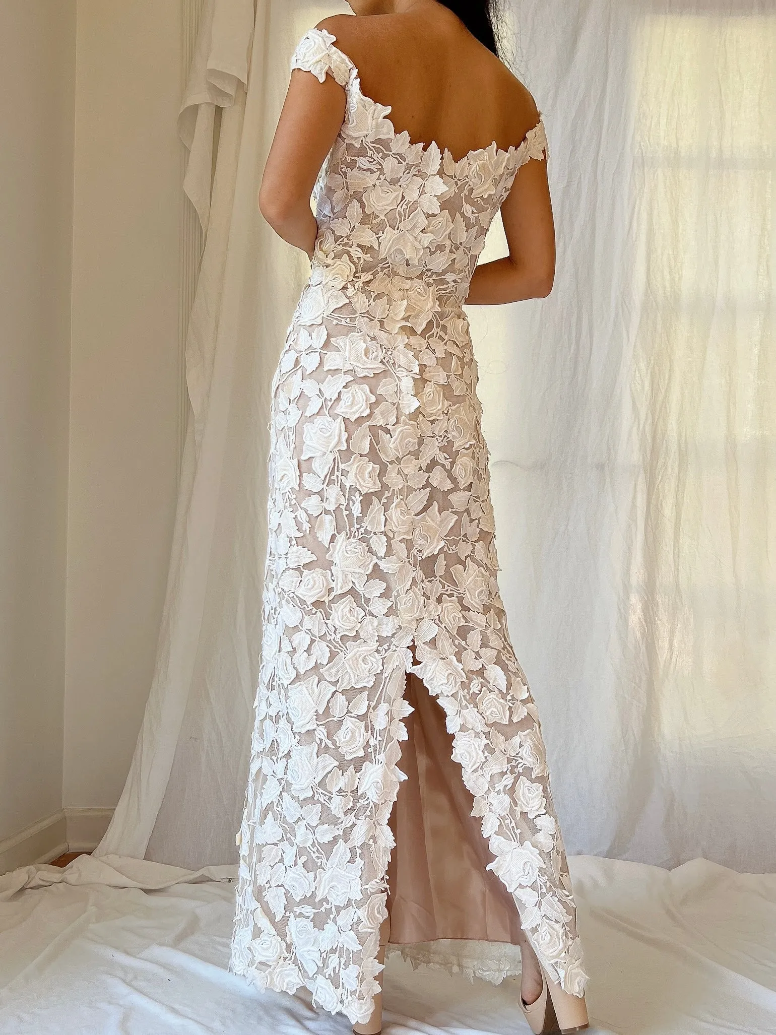 Vintage 3D Rose Applique Column Gown - S/6