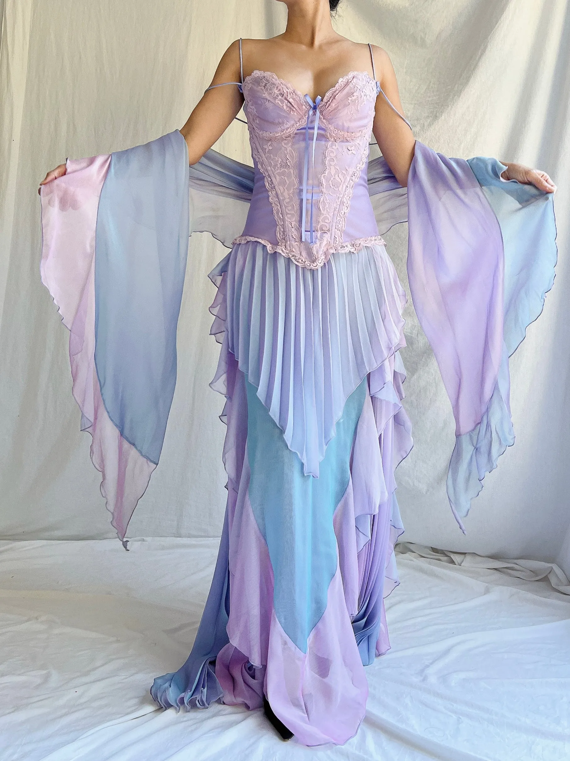 Vintage Catwalk Collection Lavender Pleated 2-Piece Set - One Size