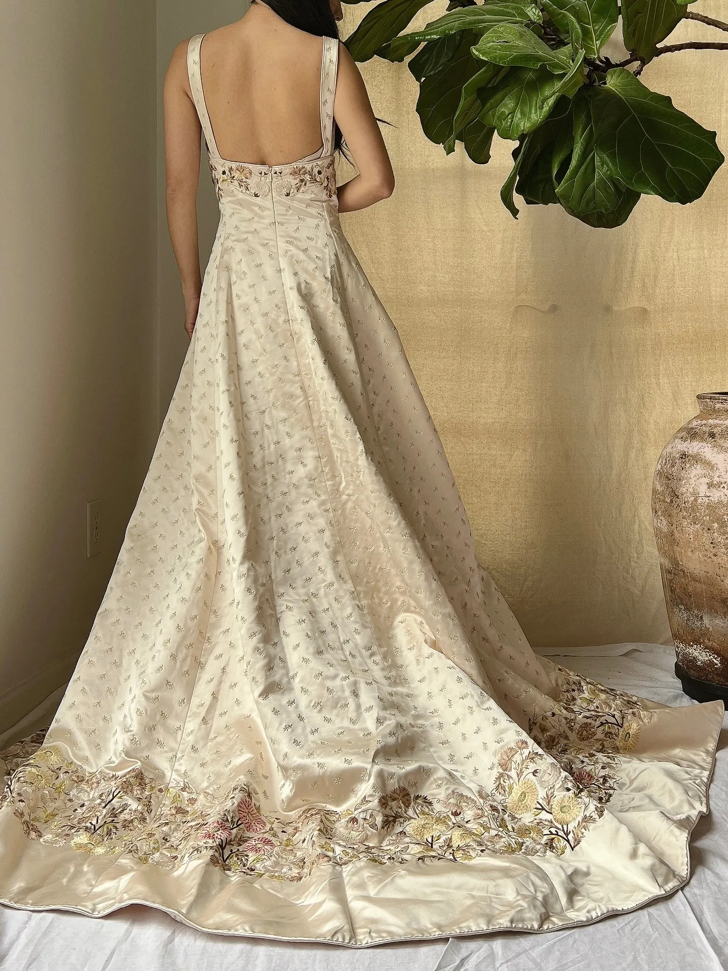 Vintage Eavis and Brown Silk Embroidered  Gown - L