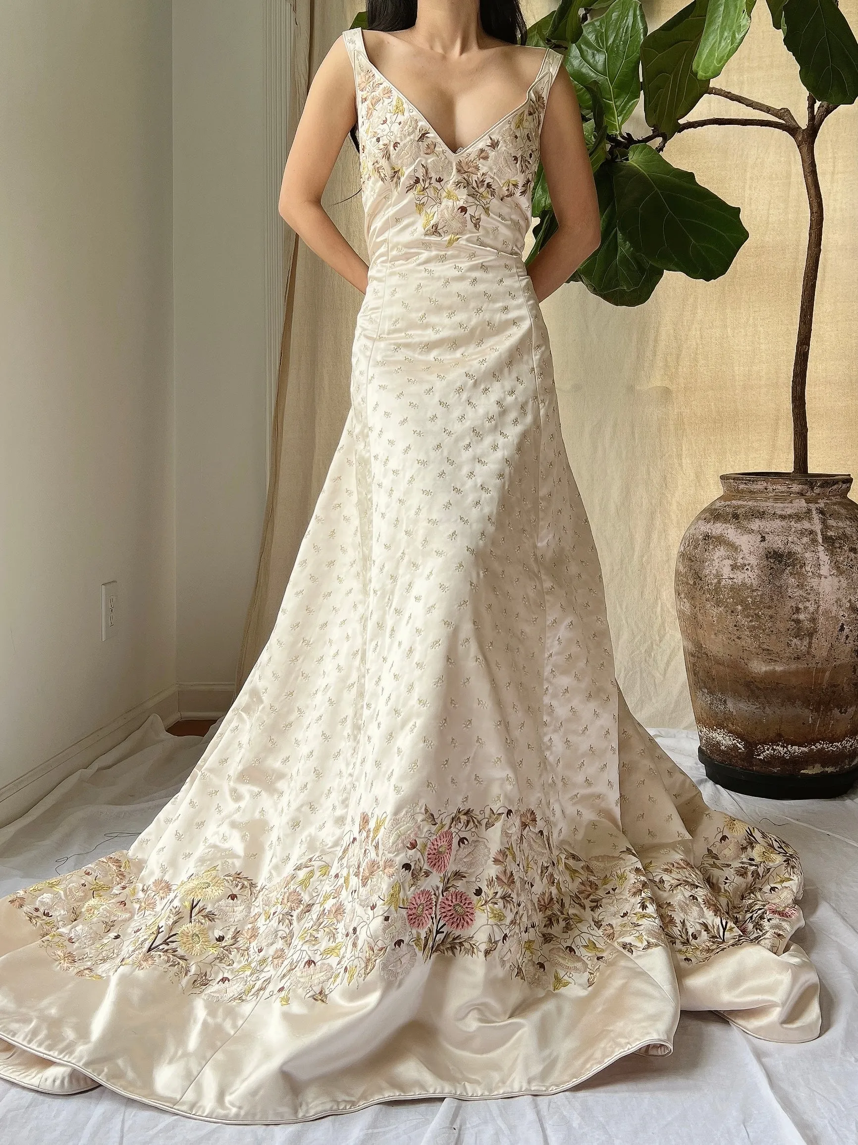 Vintage Eavis and Brown Silk Embroidered  Gown - L