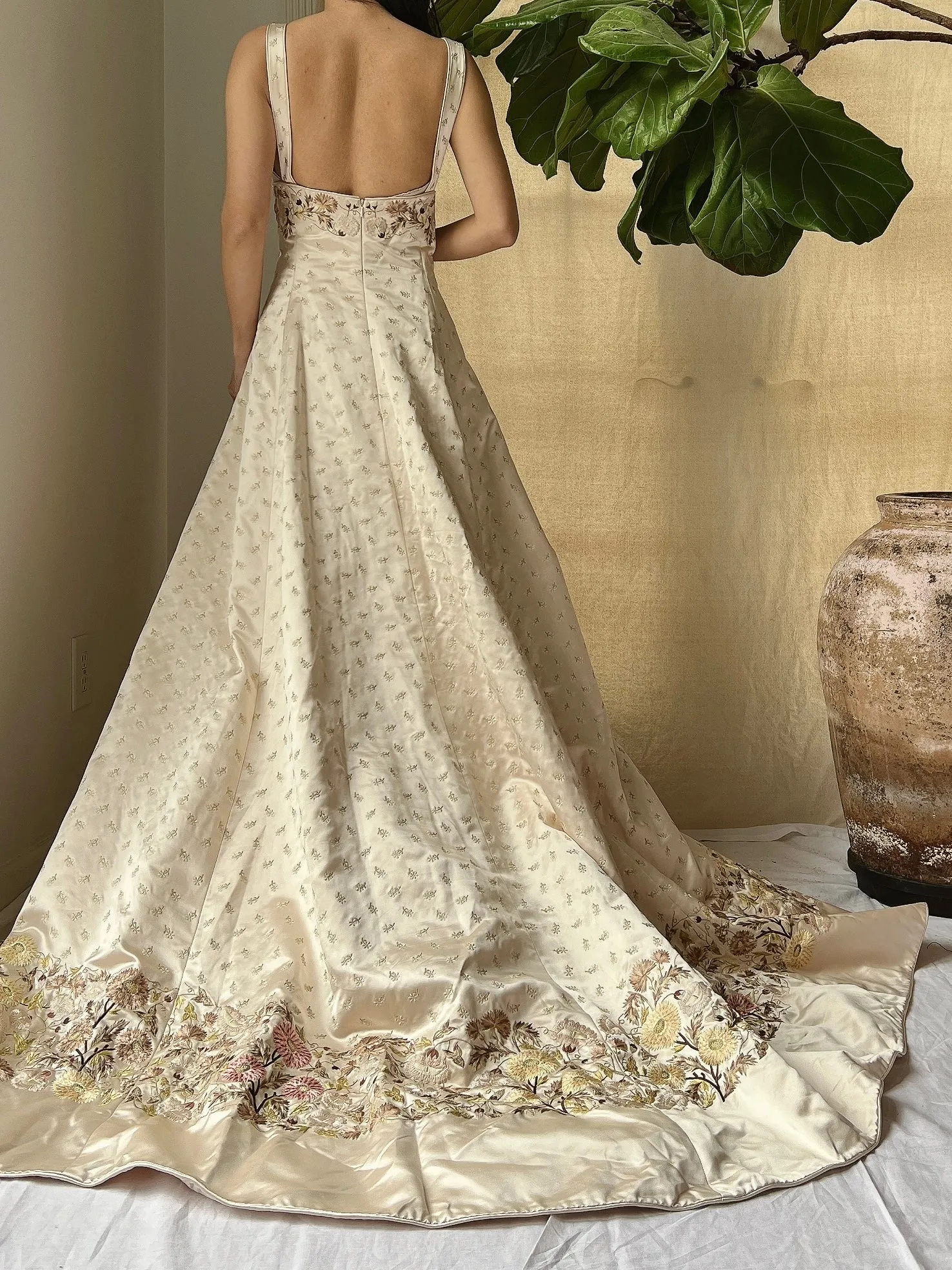Vintage Eavis and Brown Silk Embroidered  Gown - L