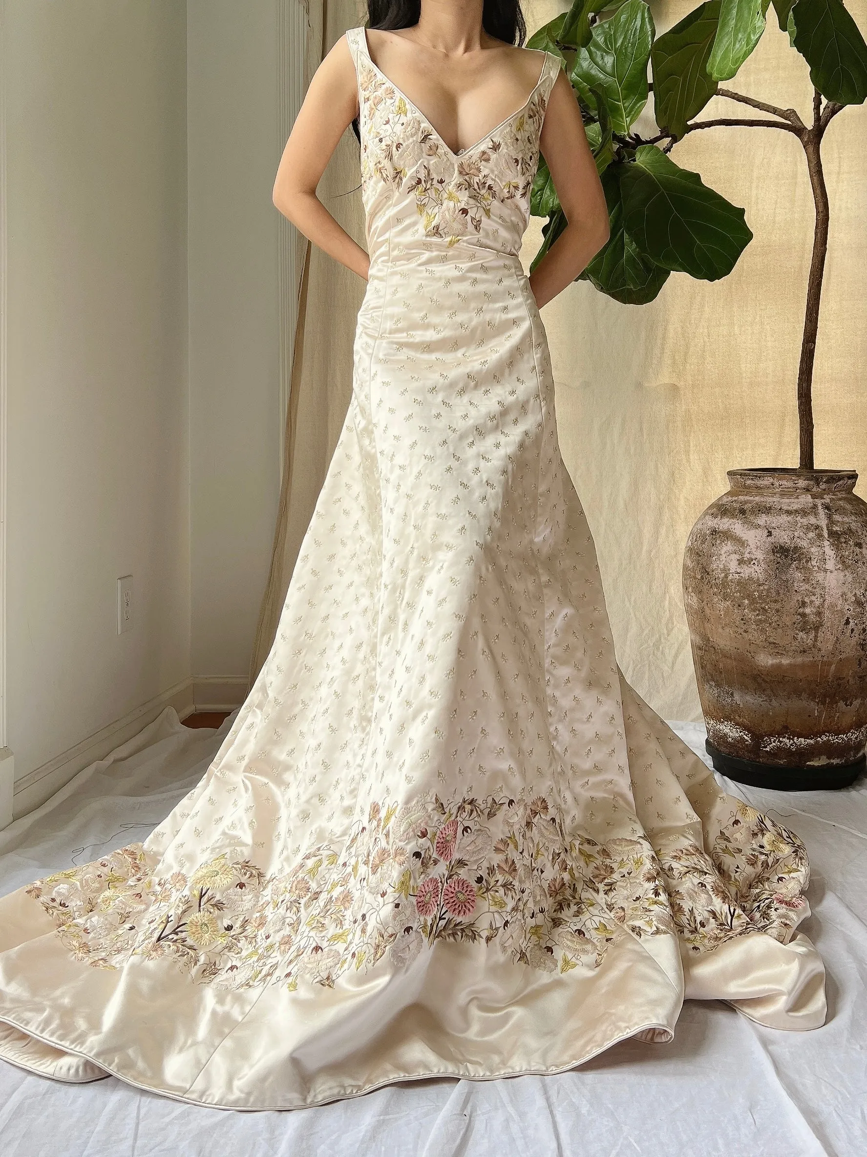 Vintage Eavis and Brown Silk Embroidered  Gown - L