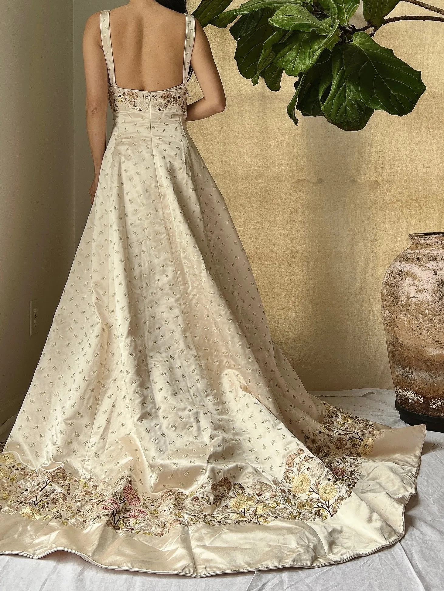 Vintage Eavis and Brown Silk Embroidered  Gown - L