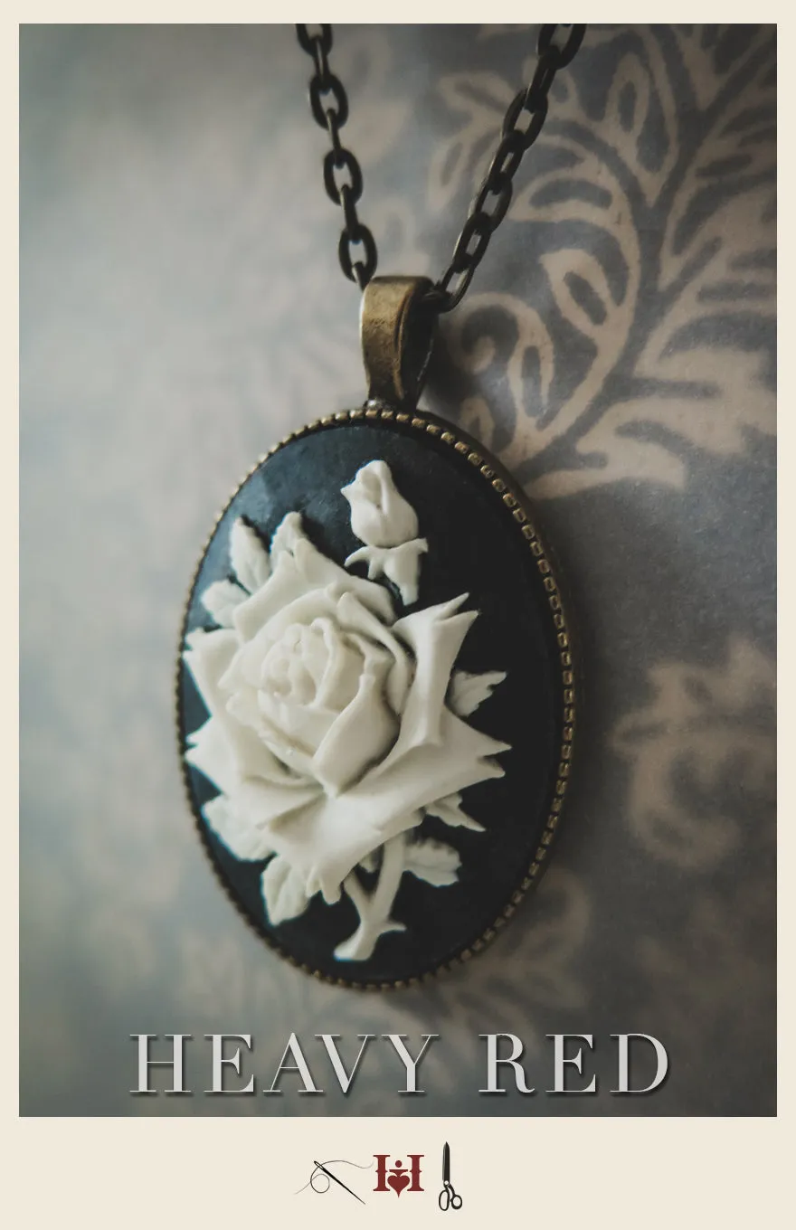White Rose Innocence Cameo
